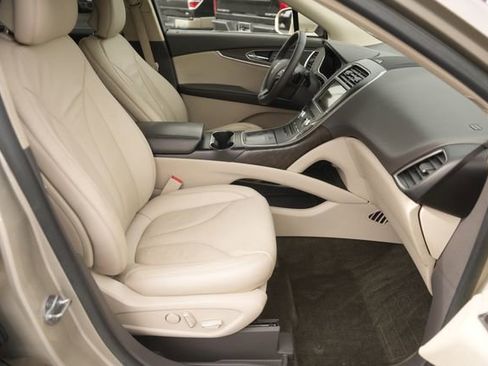 Used 2017 Lincoln MKX Select w/ Select Plus Package image 18