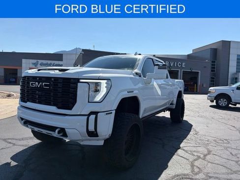 Used 2024 GMC Sierra 3500 Denali Ultimate AWD/4WD image 13