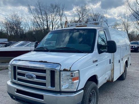 Used 2012 Ford E-350 and Econoline 350 Super Duty w/ Interior Upgrade Pkg image 3