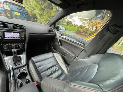 Used 2015 Volkswagen GTI Autobahn w/ Lighting Package (SEL) image 16