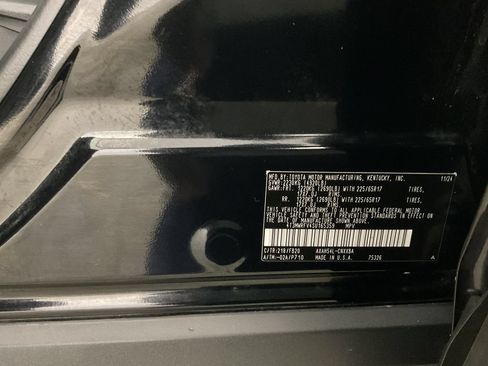 Used 2025 Toyota RAV4 LE AWD/4WD image 28