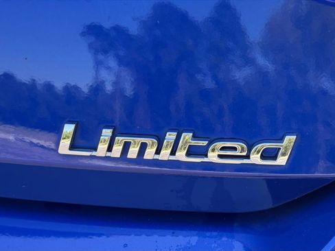 Used 2023 Hyundai Elantra Limited w/ Cargo Package FWD image 10