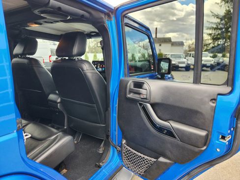 Used 2014 Jeep Wrangler Unlimited Sahara AWD/4WD image 41