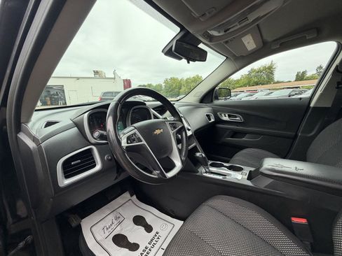 Used 2017 Chevrolet Equinox LT w/ Convenience Package FWD image 10