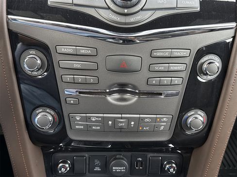 Used 2020 Nissan Armada Platinum w/ Platinum Reserve Package image 30