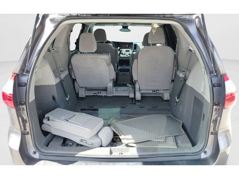 Used 2020 Toyota Sienna LE FWD image 9