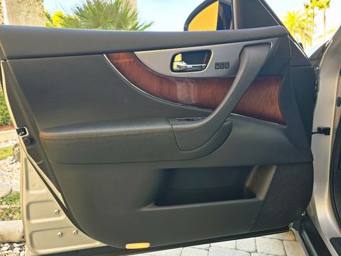 Used 2011 INFINITI FX50 AWD w/ Sport Pkg image 63