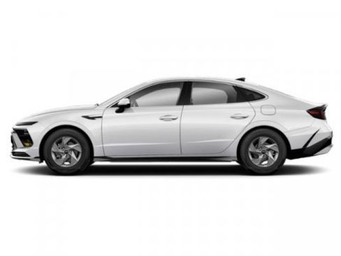 Used 2025 Hyundai Sonata SE image 2