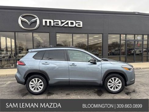 Used 2026 Toyota Corolla Cross LE image 12