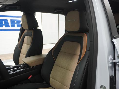 New 2026 Chevrolet Equinox ACTIV w/ Convenience Package III FWD image 18