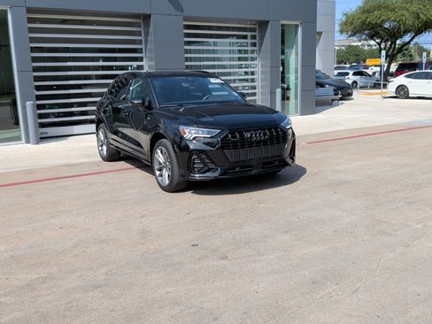 Certified 2024 Audi Q3 2.0T Premium AWD/4WD image 2