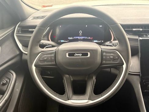 Certified 2024 Jeep Grand Cherokee Altitude image 15