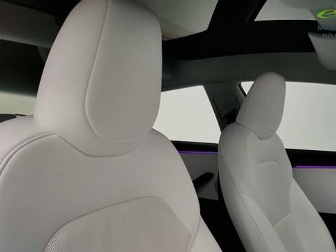 Used 2024 Tesla Model 3 Long Range RWD image 34