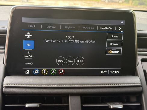 Used 2021 GMC Yukon AT4 w/ Rear Media and Nav Package AWD/4WD image 13