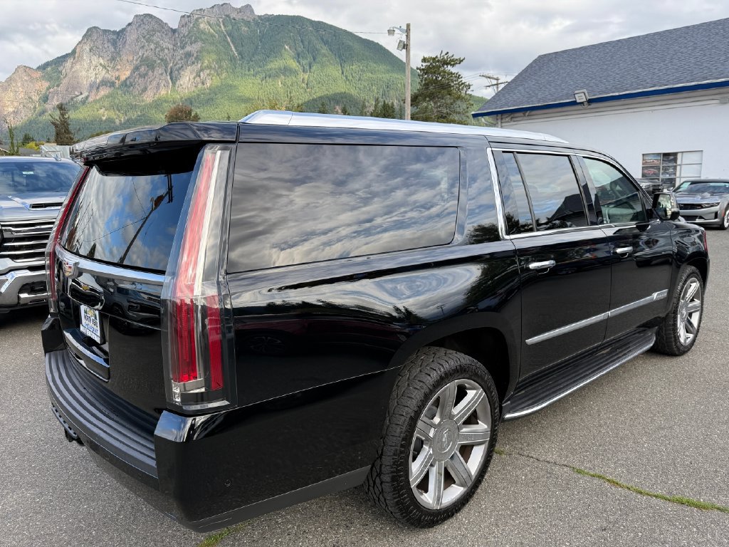 Used 2019 Cadillac Escalade ESV Luxury AWD/4WD image 7