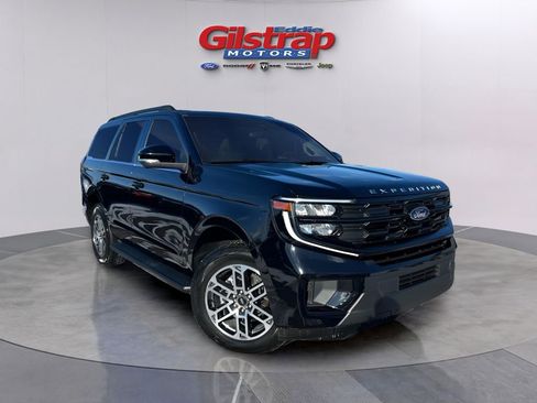 Used 2025 Ford Expedition Active AWD/4WD image 1