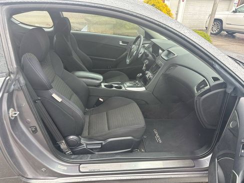 Used 2010 Hyundai Genesis 2.0T RWD image 23