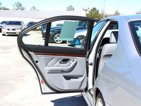 Used 2000 BMW 540i Sedan image 27