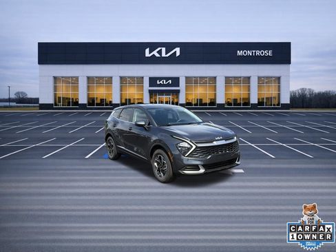 Used 2023 Kia Sportage LX AWD/4WD image 3