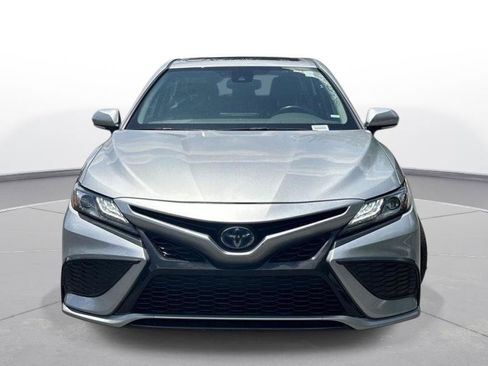 Used 2024 Toyota Camry XSE FWD image 3