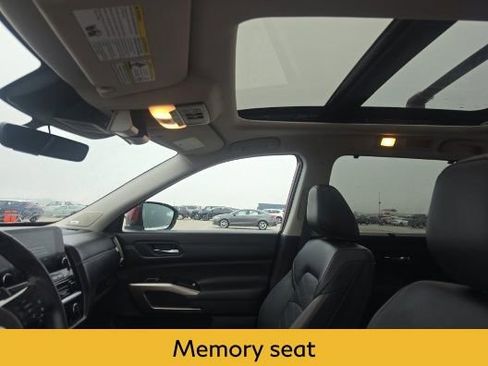 Used 2024 Nissan Pathfinder Platinum w/ Cargo Package image 11