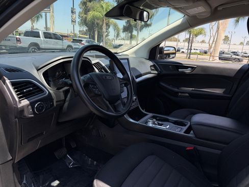 Used 2022 Ford Edge SE w/ Black Appearance Package image 16