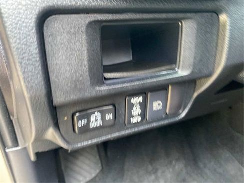 Used 2018 Toyota Tacoma TRD Sport image 15