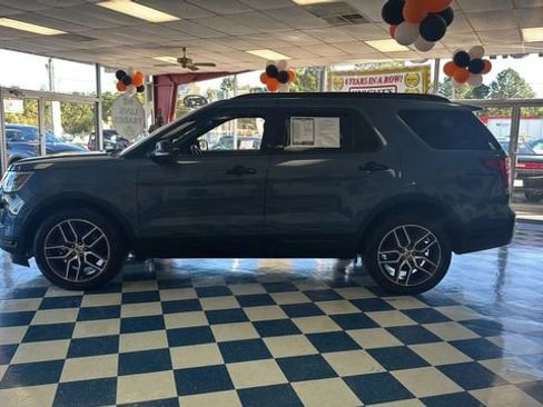 Used 2018 Ford Explorer Sport w/ Equipment Group 401A image 4