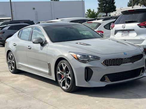 Used 2018 Kia Stinger GT1 image 10