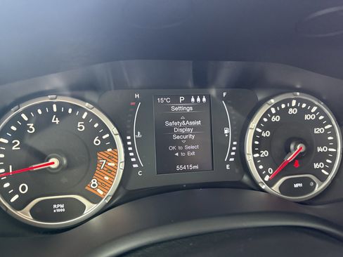 Used 2019 Jeep Renegade Latitude w/ Popular Equipment Group image 19