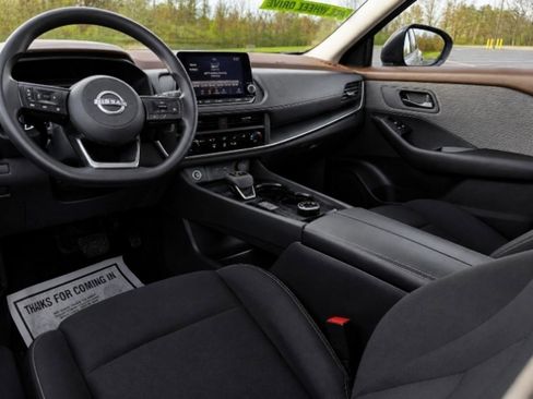 Used 2023 Nissan Rogue S AWD/4WD image 17