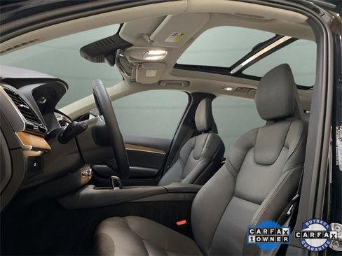 Used 2025 Volvo XC90 B6 Plus image 22