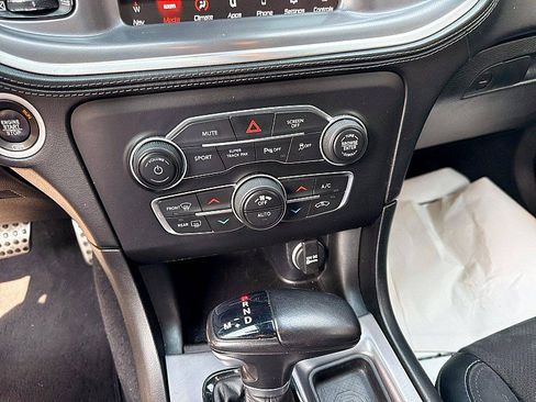Used 2022 Dodge Charger R/T w/ Plus Group RWD image 15