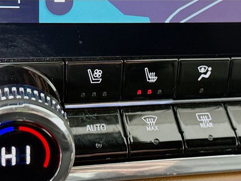 Used 2024 GMC Canyon AT4 w/ AT4 Premium Package image 12