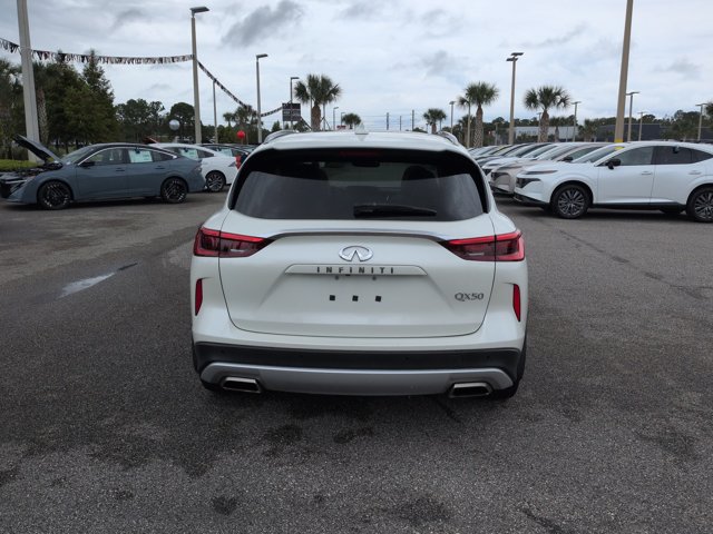 Used 2020 INFINITI QX50 Luxe w/ Navigation Package FWD image 6