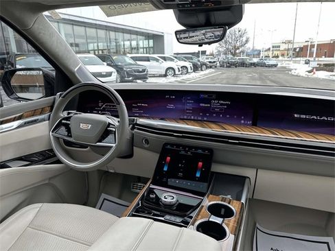 Certified 2025 Cadillac Escalade Sport Platinum w/ LPO, Floor Liner Package image 35