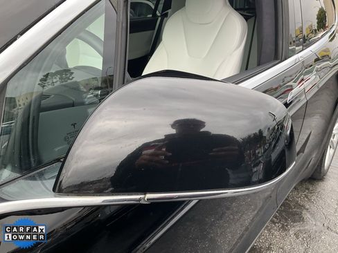 Used 2018 Tesla Model X 75D image 85
