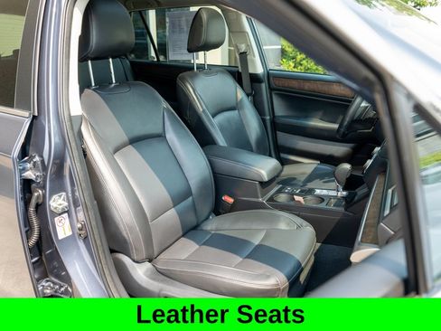 Used 2017 Subaru Outback 2.5i Limited AWD/4WD image 9
