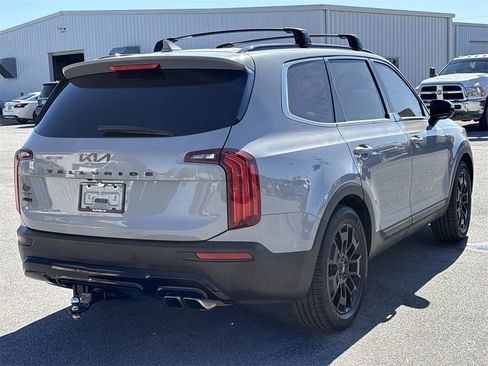 Used 2022 Kia Telluride SX w/ SX Prestige Package image 5