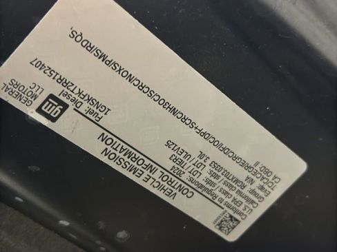 Used 2024 Chevrolet Suburban Premier image 39