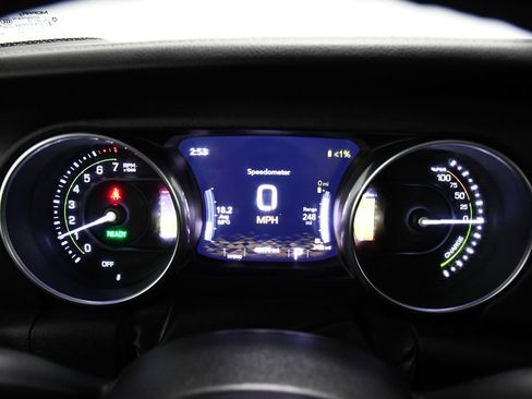 Used 2023 Jeep Wrangler Unlimited Sahara w/ Cold Weather Group AWD/4WD image 12