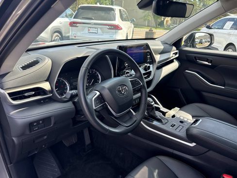 Used 2026 Toyota Highlander XLE AWD/4WD image 10