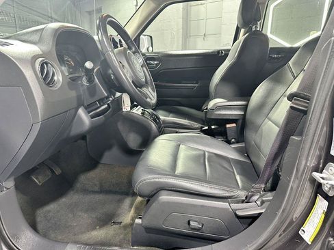 Used 2016 Jeep Patriot High Altitude AWD/4WD image 13