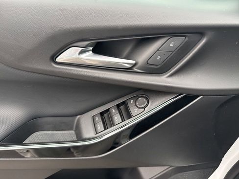 Used 2025 Chevrolet Equinox LT image 18