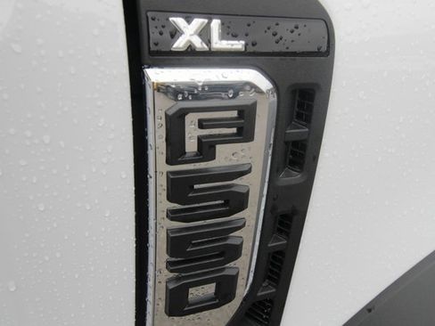 Used 2024 Ford F550 4x4 Regular Cab Super Duty image 13