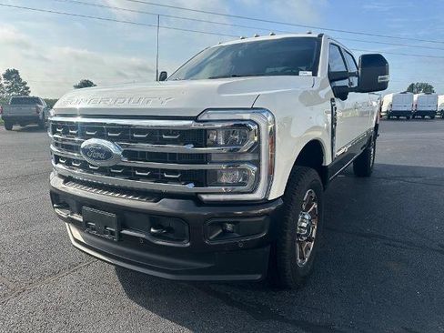 Certified 2025 Ford F250 King Ranch AWD/4WD image 4