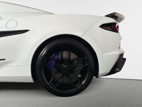 Used 2025 Chevrolet Corvette Z06 RWD image 15