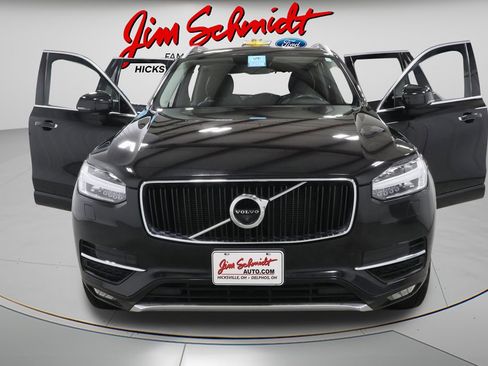 Used 2018 Volvo XC90 T5 Momentum w/ Convenience Package image 3