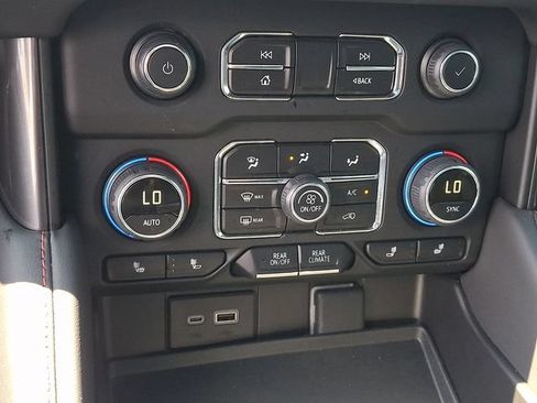 Used 2024 Chevrolet Tahoe RST w/ Luxury Package AWD/4WD image 16
