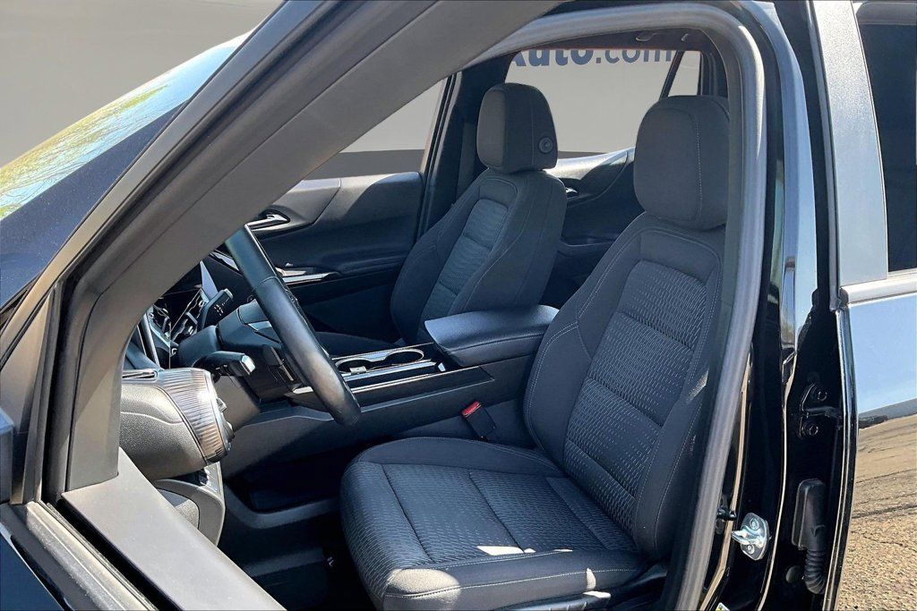 Used 2025 Chevrolet Equinox LT AWD/4WD image 24